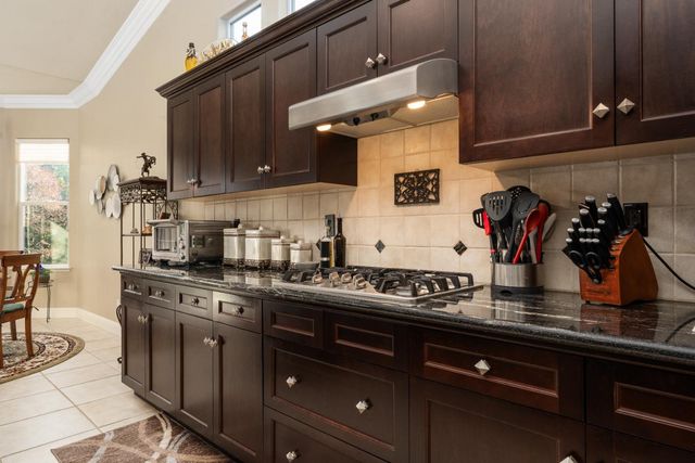 1979 N Nicolette Avenue, Clovis, CA 93619