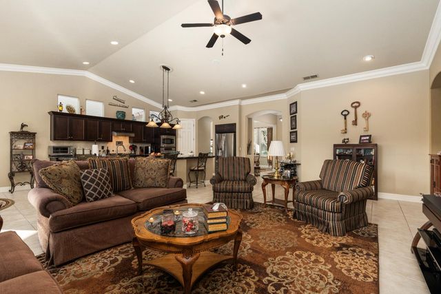 1979 N Nicolette Avenue, Clovis, CA 93619