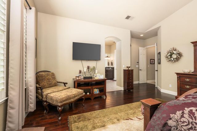 1979 N Nicolette Avenue, Clovis, CA 93619