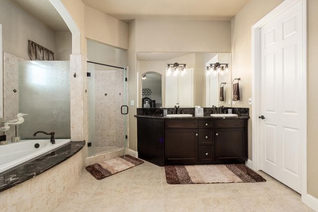 1979 N Nicolette Avenue, Clovis, CA 93619