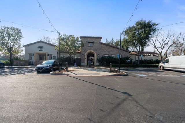 1979 N Nicolette Avenue, Clovis, CA 93619