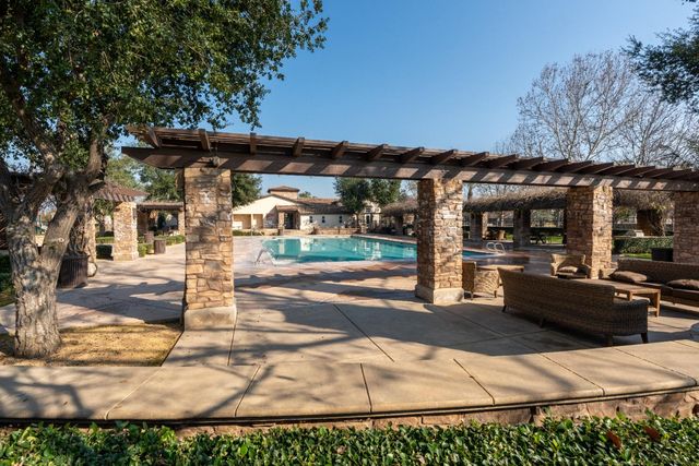 1979 N Nicolette Avenue, Clovis, CA 93619