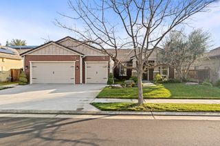 1979 N Nicolette Avenue, Clovis, CA 93619