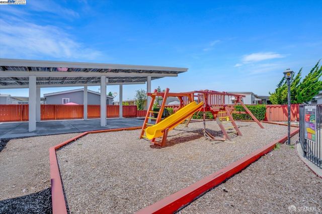 28290 applegate, Hayward, CA 94545