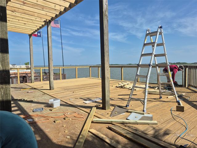 1823 Port O Call Street, Tiki Island, TX 77554