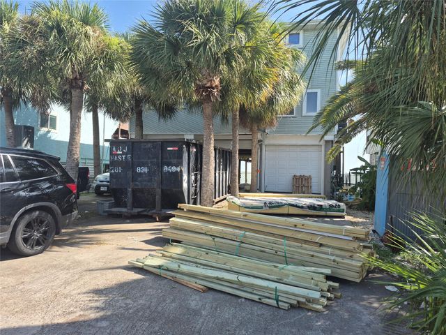 1823 Port O Call Street, Tiki Island, TX 77554