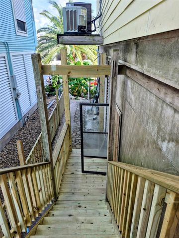 1823 Port O Call Street, Tiki Island, TX 77554