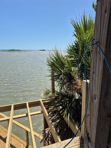 1823 Port O Call Street, Tiki Island, TX 77554