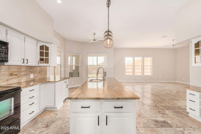 33847 N 7TH Street, Phoenix, AZ 85085