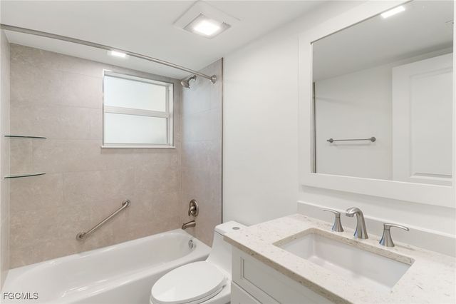 3049 W Gulf DR 101, Sanibel, FL 33957