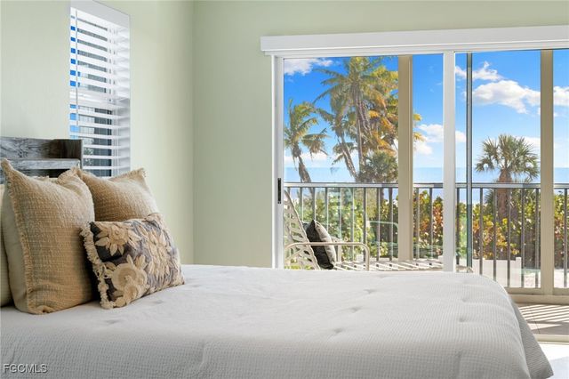 3049 W Gulf DR 101, Sanibel, FL 33957