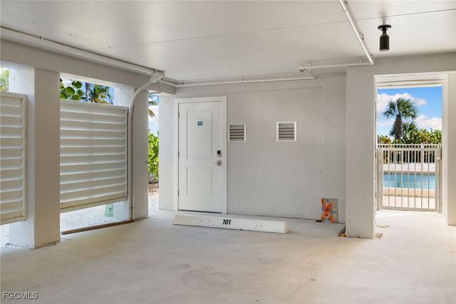 3049 W Gulf DR 101, Sanibel, FL 33957