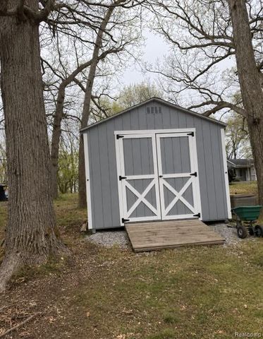 1983 Maxfield Road, Hartland Township, MI 48353