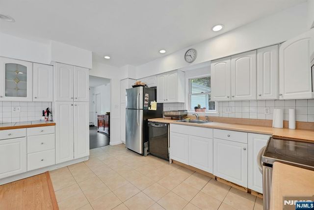 380 Ringwood Avenue, Wanaque, NJ 07465
