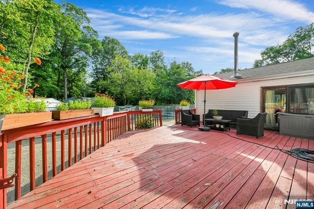 380 Ringwood Avenue, Wanaque, NJ 07465