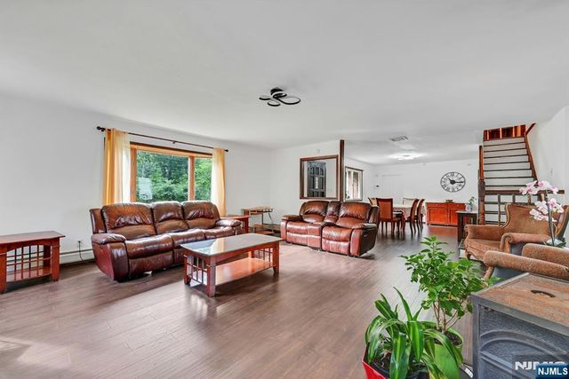 380 Ringwood Avenue, Wanaque, NJ 07465