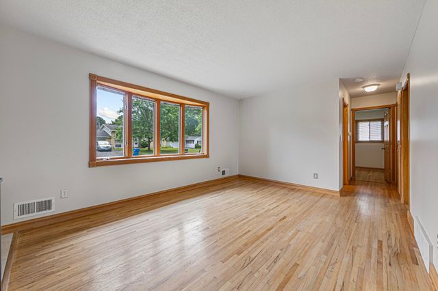 2033 Bluestone Lane, Eagan, MN 55122
