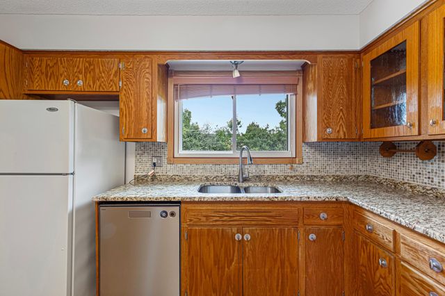 2033 Bluestone Lane, Eagan, MN 55122