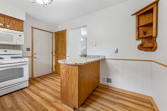 2033 Bluestone Lane, Eagan, MN 55122