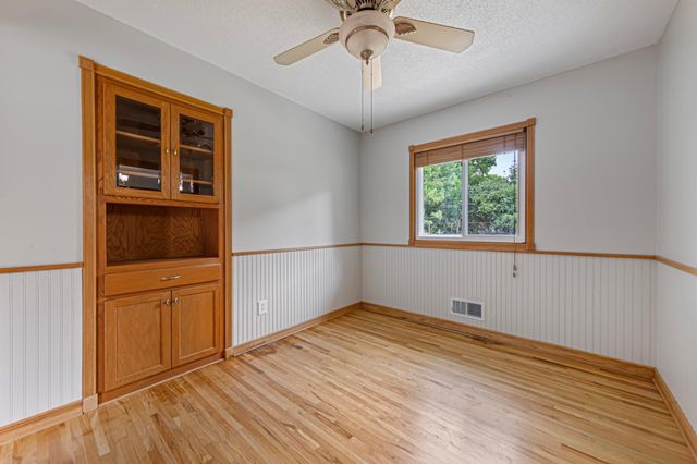2033 Bluestone Lane, Eagan, MN 55122