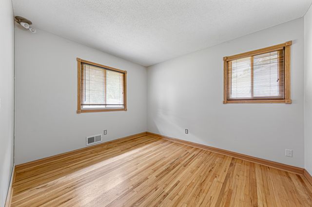 2033 Bluestone Lane, Eagan, MN 55122