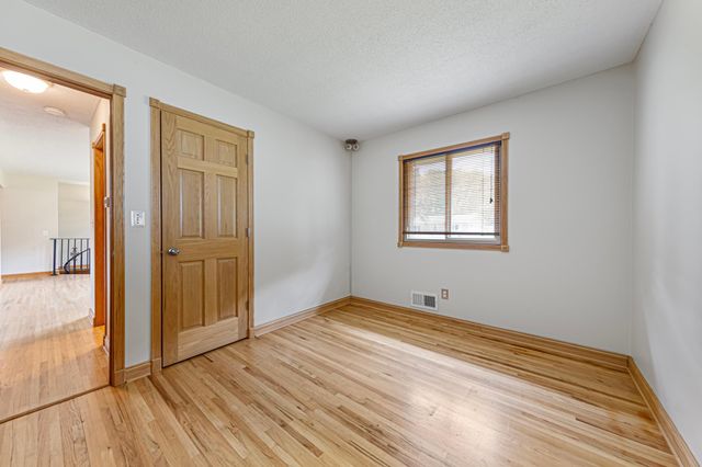 2033 Bluestone Lane, Eagan, MN 55122