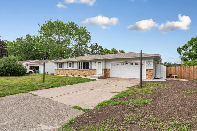 2033 Bluestone Lane, Eagan, MN 55122
