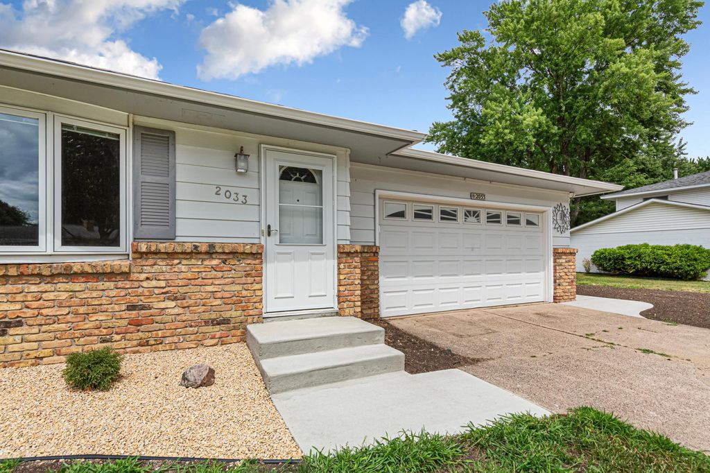 2033 Bluestone Lane, Eagan, MN 55122 — photo 5
