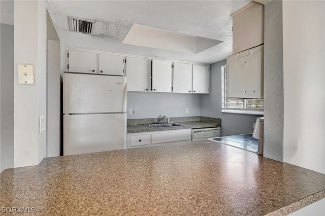 3300 Prince Edward Island CIR 4, Fort Myers, FL 33907