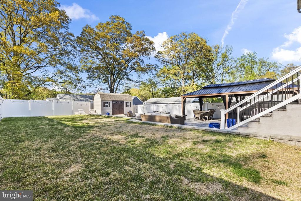 Image 22 of property listing at 7625 3RD ST, Pasadena, MD 21122