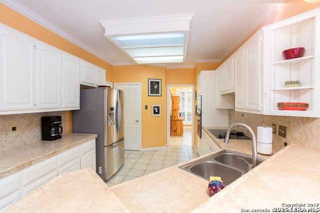 15674 Robin Ridge, San Antonio, TX 78248