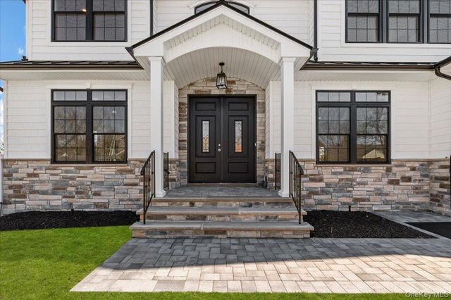 32 Sherman Road, Old Bethpage, NY 11804
