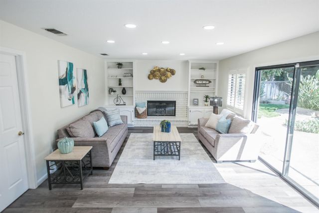 5412 Stanmore Way, Elk Grove, CA 95758