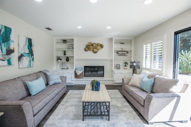 5412 Stanmore Way, Elk Grove, CA 95758