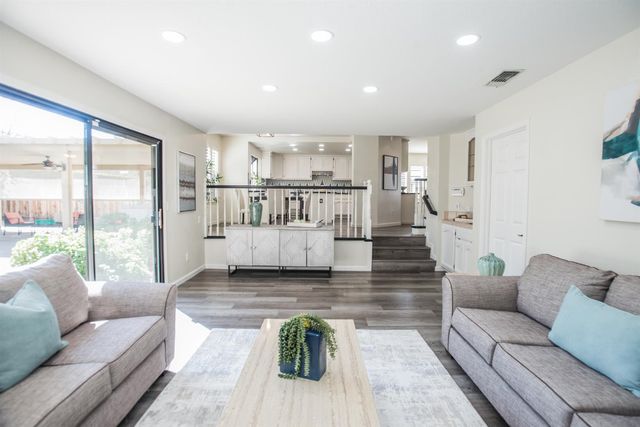 5412 Stanmore Way, Elk Grove, CA 95758