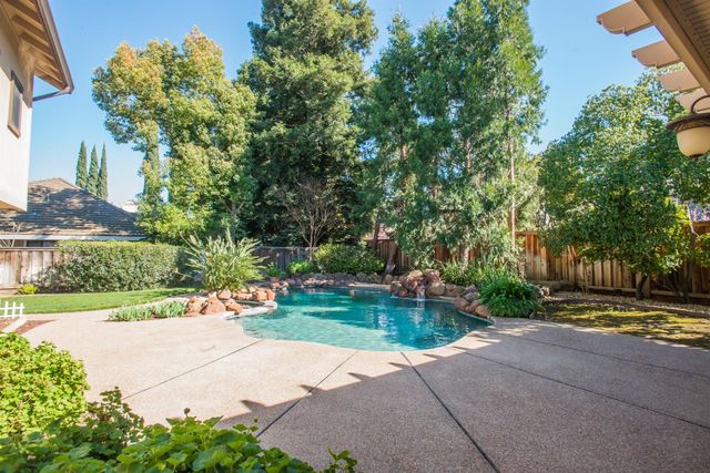 5412 Stanmore Way, Elk Grove, CA 95758