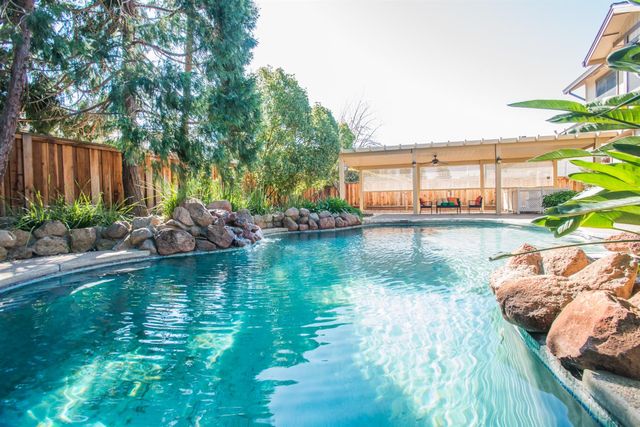 5412 Stanmore Way, Elk Grove, CA 95758