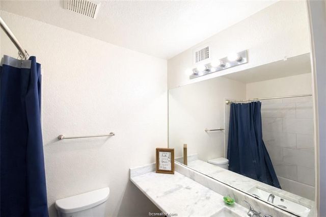 515 Southwest Parkway 103, College Station, TX 77840