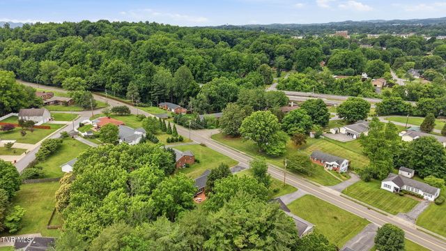 1506 Baxter Street, Johnson City, TN 37601