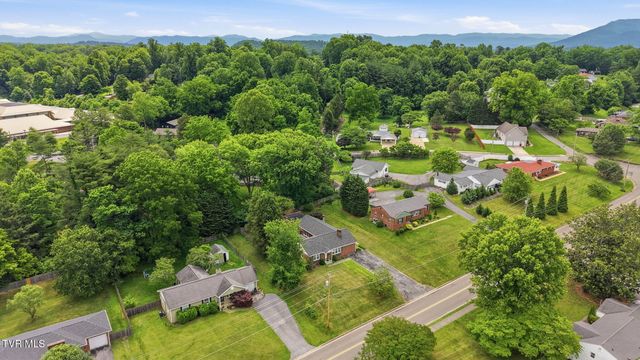 1506 Baxter Street, Johnson City, TN 37601