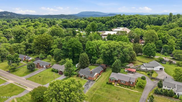 1506 Baxter Street, Johnson City, TN 37601
