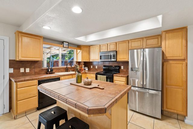 5470 Paragon St, Rocklin, CA 95677