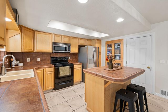 5470 Paragon St, Rocklin, CA 95677