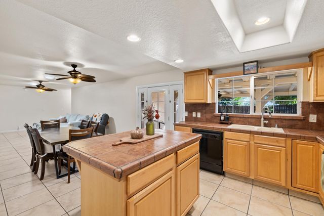 5470 Paragon St, Rocklin, CA 95677