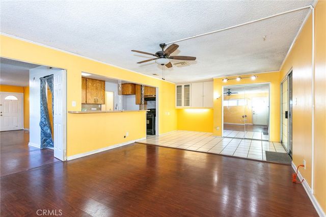 8465 Hazeltine, Panorama City, CA 91402