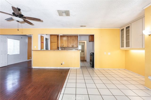 8465 Hazeltine, Panorama City, CA 91402