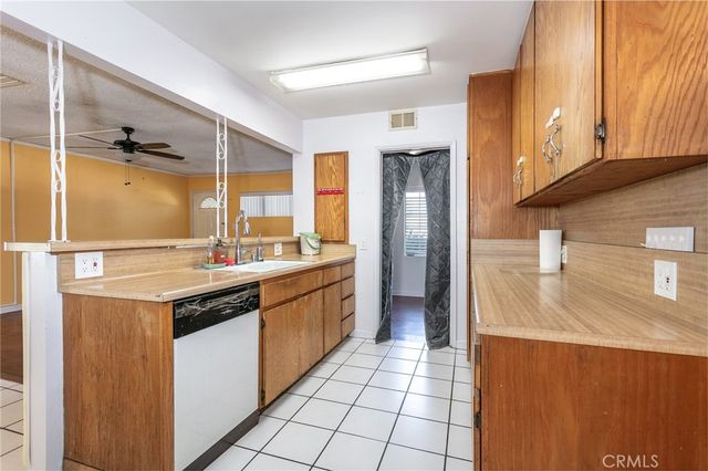 8465 Hazeltine, Panorama City, CA 91402