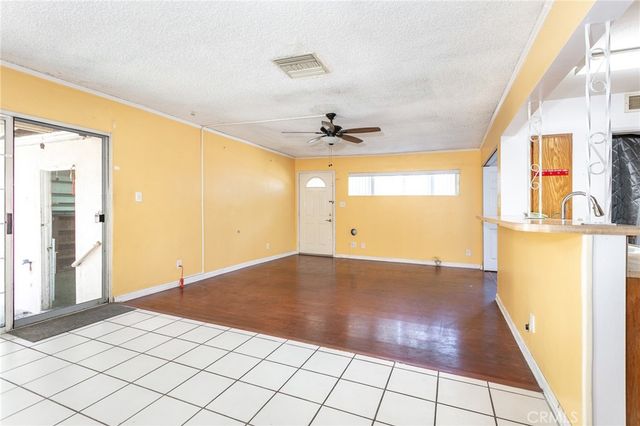 8465 Hazeltine, Panorama City, CA 91402