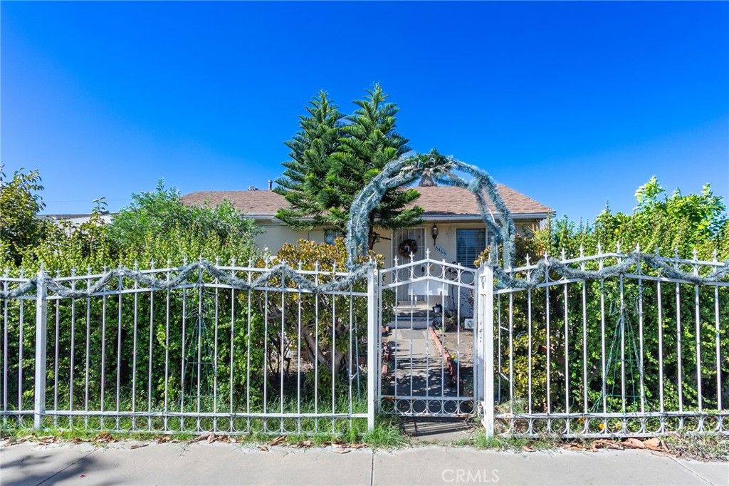 8465 Hazeltine, Panorama City, CA 91402 — photo 2