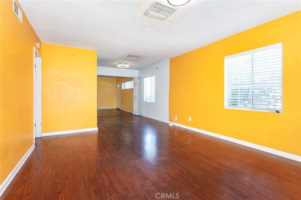 8465 Hazeltine, Panorama City, CA 91402 — photo 3